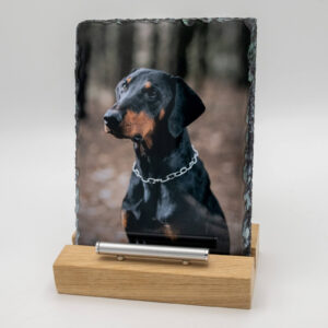 Gedenktegel hond houten houder met tegel en ashouder