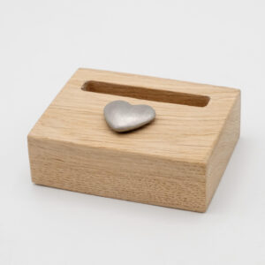 Houten houder gedenktegel ashouder hartje zilver