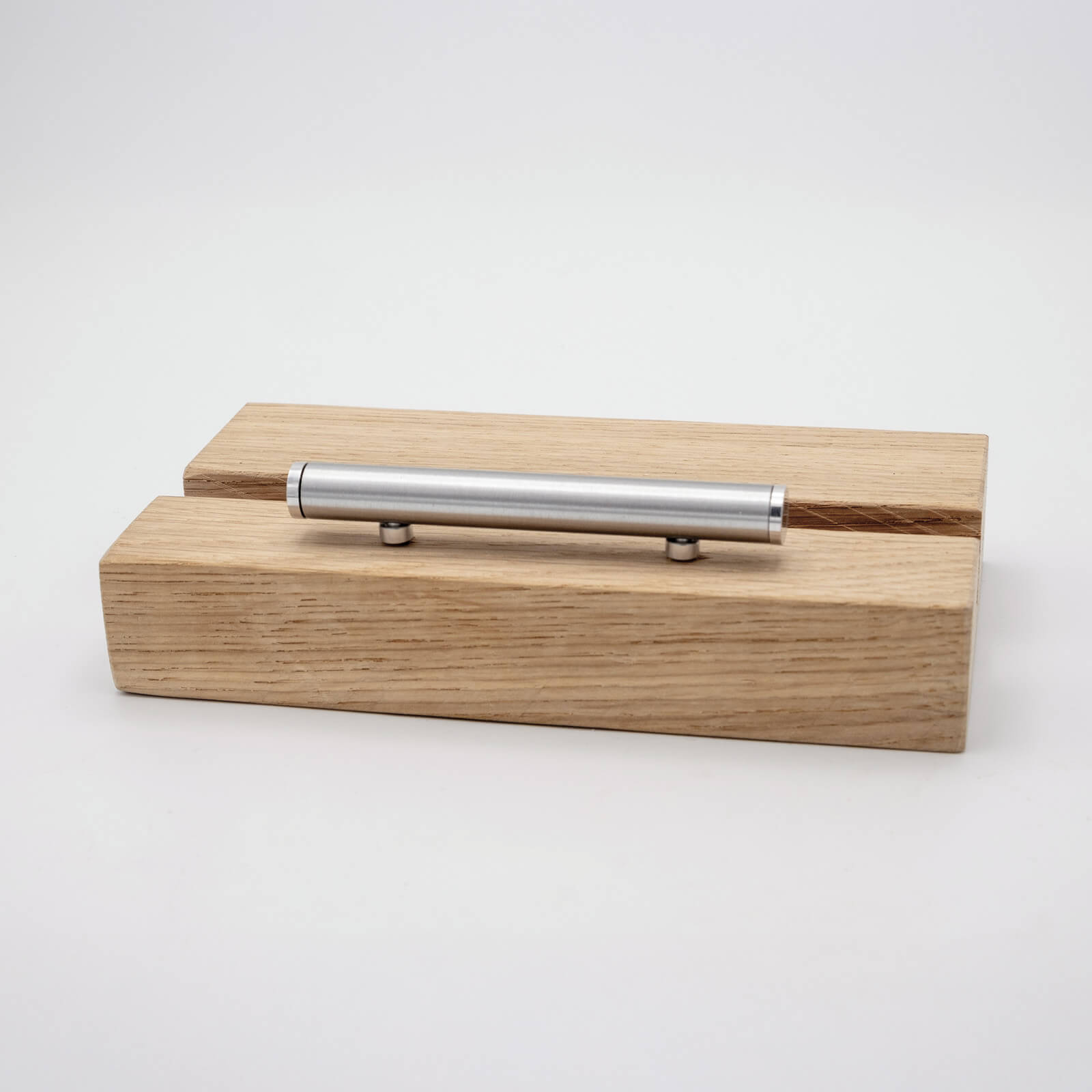 Houten houder gedenktegel ashouder