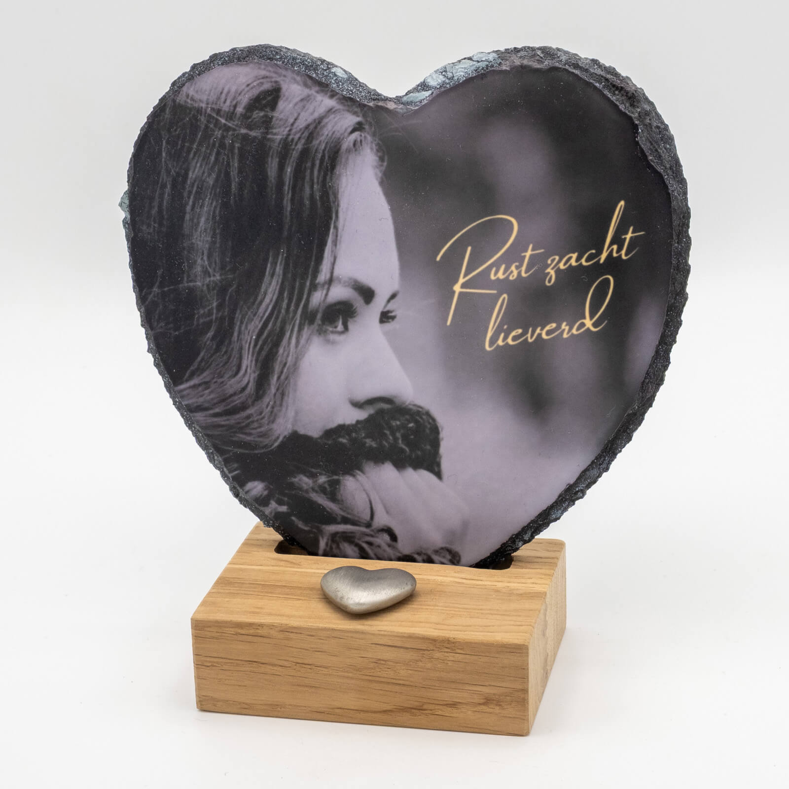 Gedenktegel hartje houten houder met tegel en ashouder zilveren hartje