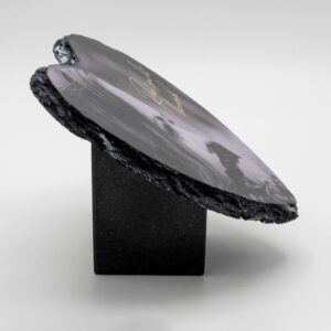 Gedenktegel hartje op natuursteen houder zijkant